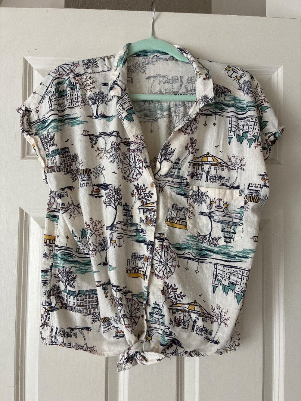 Old Navy summer Parisian like top L